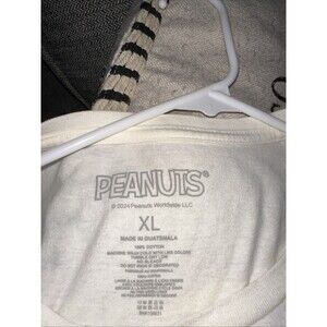 Ladies Peanuts snoopy Sz Ex Lg T Shirt